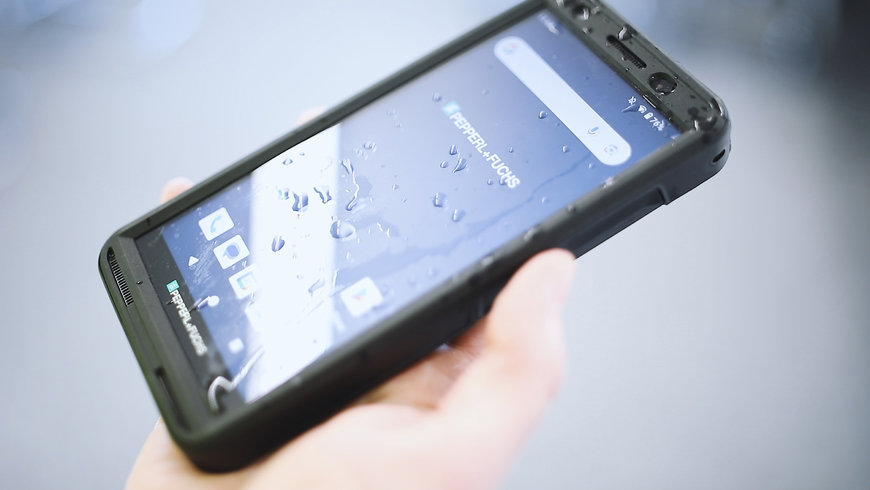 Smart-Ex® 03 — 5Gスマートフォンでスペインのエネルギーパークにおける通信をデジタル化 